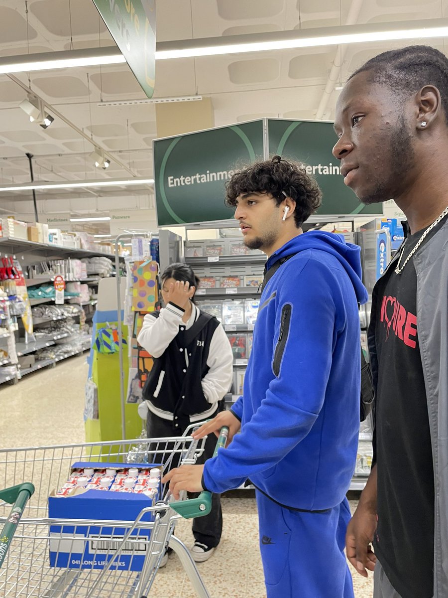 Social Action Project. UPS #students @westlondoncol delivering food to the #foodbank at St.Andrews URChurch in Ealing.  Key items were carefully picked out and selected. #foodbank #SocialJustice #volunteers #endhunger #Students