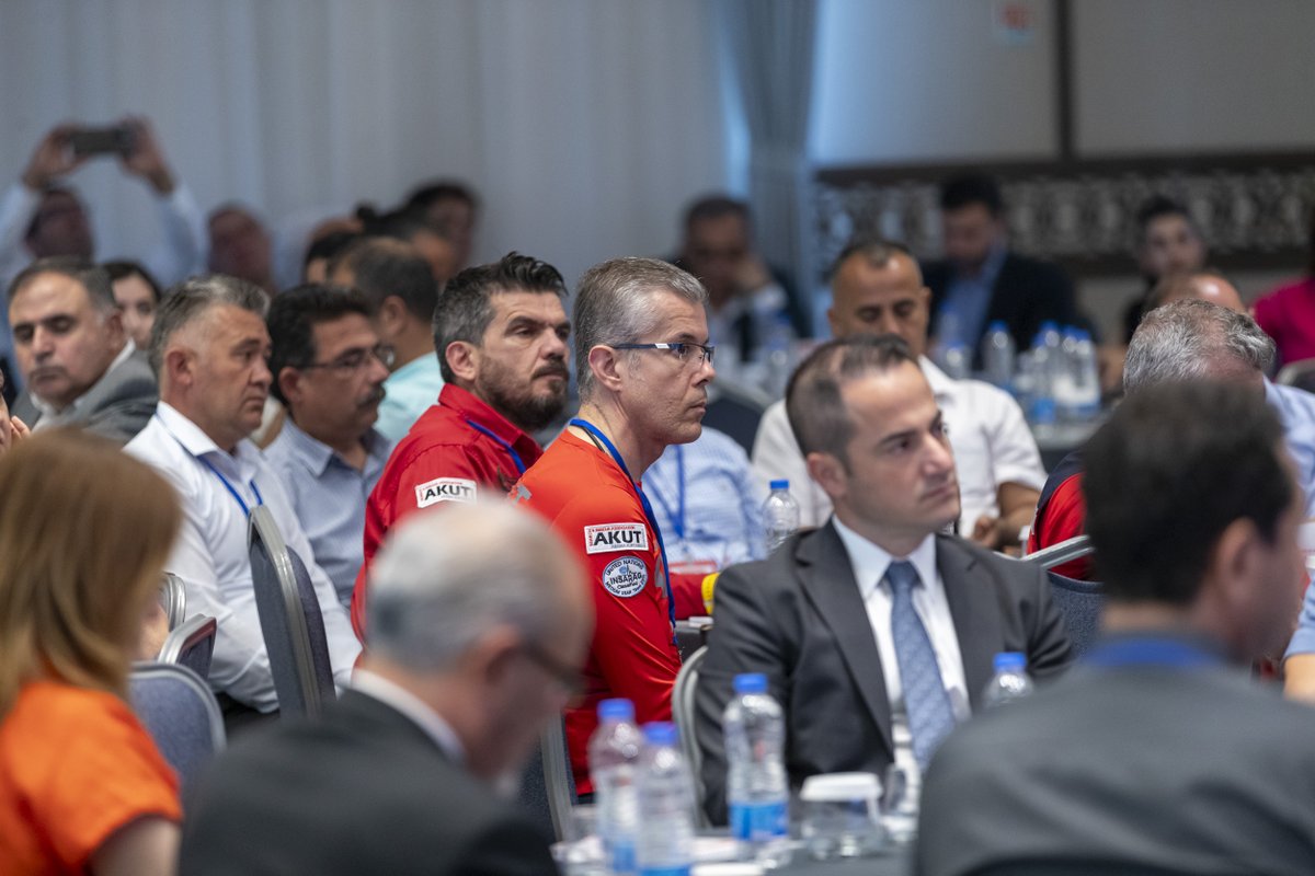 Mersin Afet Yönetimi Çalıştayı'yla afet yol haritamızı belirliyoruz.

Mersin’in bir afet bölgesi olduğu gerçeğini daima aklımızda tutarak; ilgili paydaşların uzmanlığından da faydalandığımız iş birlikleriyle kentimizi afetlere hazır hale getirmek için kararlılıkla çalışıyoruz.