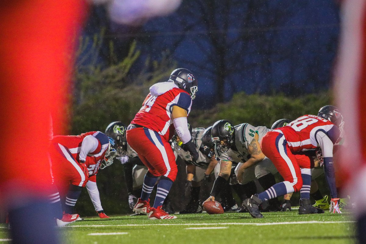 DigitalWeekes's tweet photo. @BlkWomenPhoto 🏈 #washprodigy https://t.co/hDxtt3pQiT