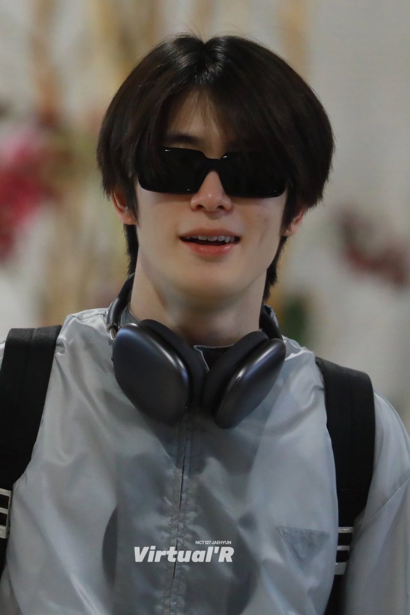 เราชอบคนใส่แว่นมาก แว่นอะไรก็ได้