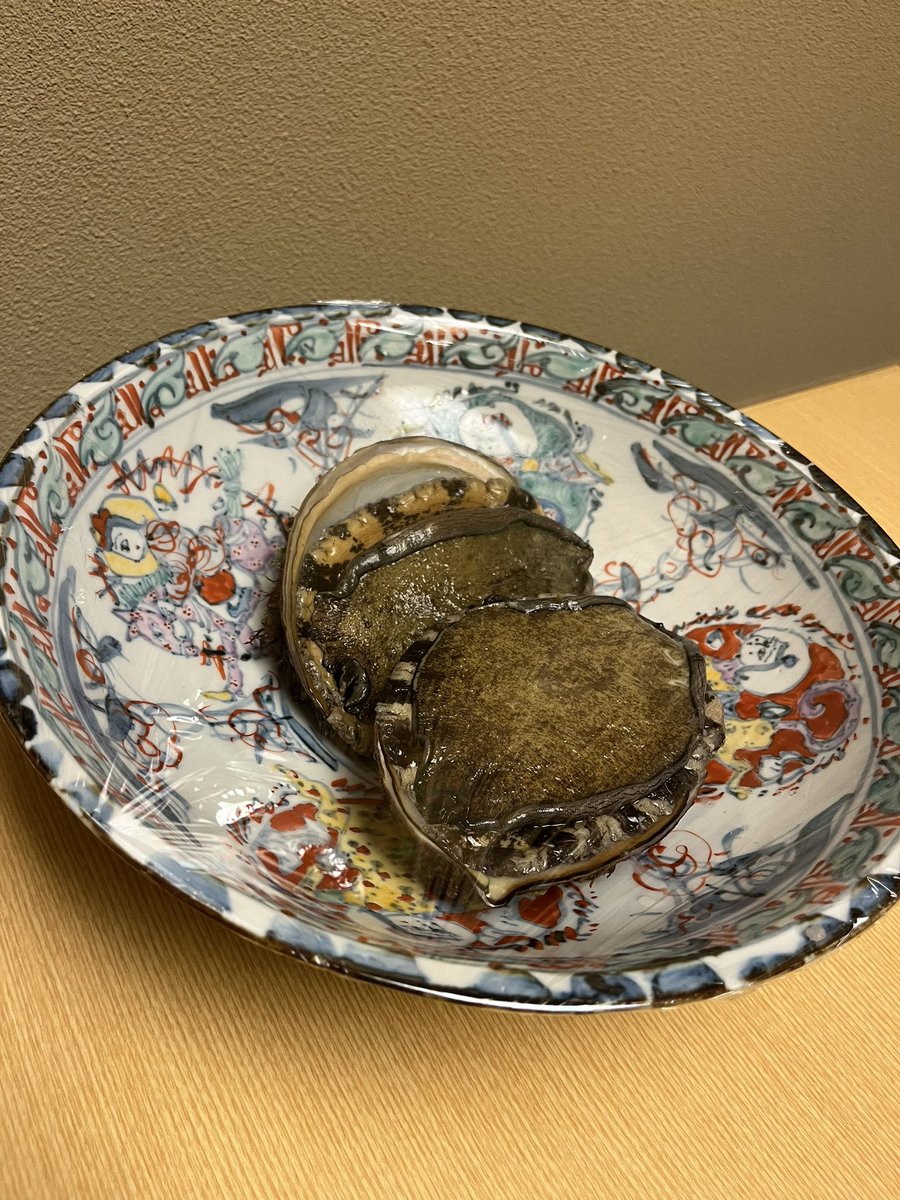 Macarthur_X's tweet photo. ひたすら食って飲む。 https://t.co/B73FU22r6B