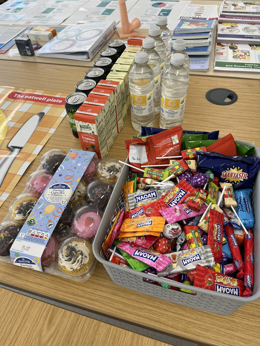 grapes_natasha's tweet photo. We have sweets &amp; treats 🍭🍬 

@CLDT_North @NCHC_NHS @Rosy_roo_roo @_catfraser @DavidLeaper @Carolynfowler01 #LearningDisabilityWeek2023 #LDWeek #MencapMythbusters @WeGPNs @WeLDnurses https://t.co/9PVHJJN8Vs