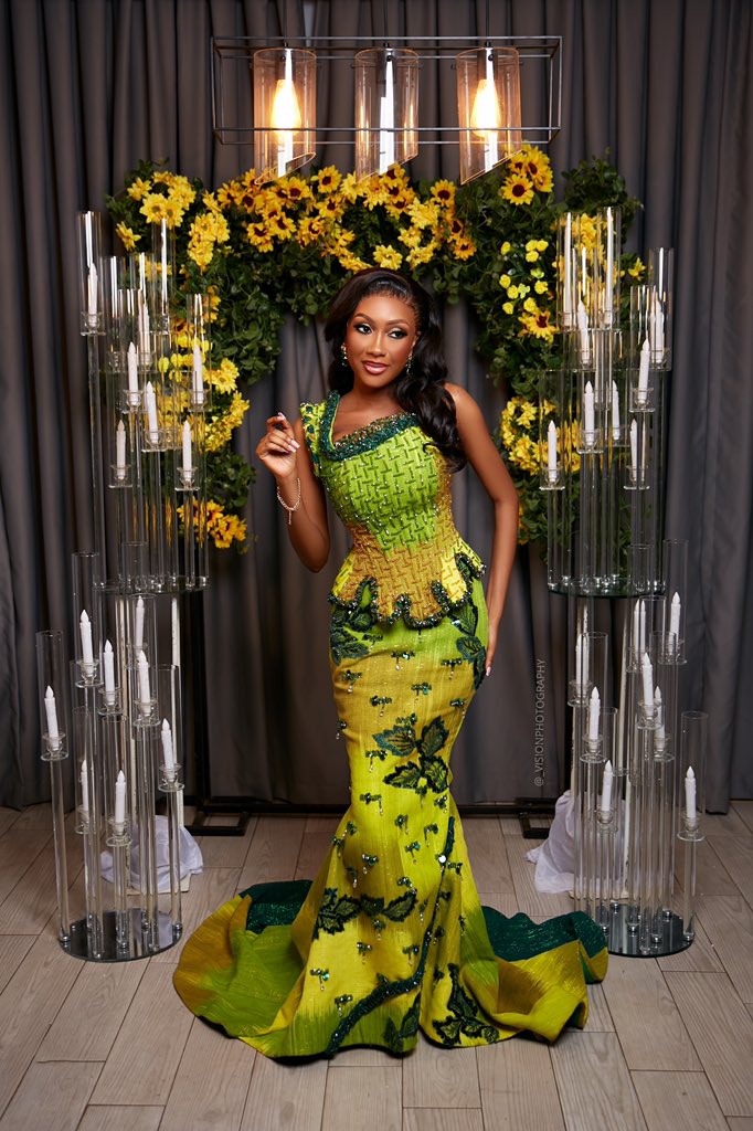 A step in the right direction 🧡

Creative teams :
Bridal makeup @glowwithroses
Bridal hairstyle @hairgh__by_kartel
Outfit @Ntifua_designs
Photography @_visionphotography 
Videographer <a href="/obrempongshotit/">OBREMPONG🎥🇬🇭🇳🇬</a>
Bridal room decor <a href="/eventbymacelgh/">Macel</a>
Bridal fan @vestir_gh