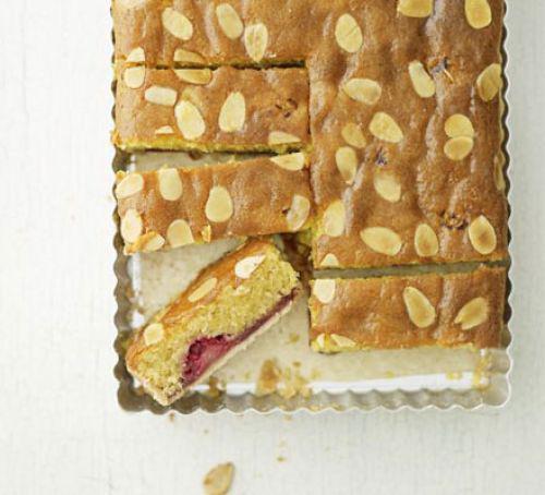 InSeasonRecipes's tweet photo. Raspberry Bakewell slice: Get ahead this weekend and make this indulgent, freezable treat, perfect for pud or with a cup of tea #freezable #seasonal #recipe https://t.co/GTIw5gnuvw https://t.co/60jSIwMXKH