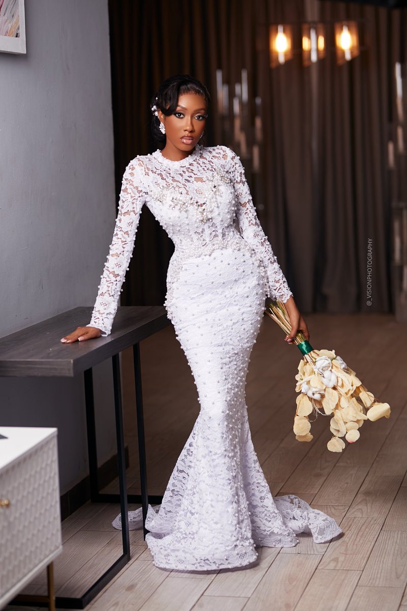 A step in the right direction 🧡

Creative teams :
Bridal makeup @glowwithroses
Bridal hairstyle @hairgh__by_kartel
Outfit @Ntifua_designs
Photography @_visionphotography 
Videographer <a href="/obrempongshotit/">OBREMPONG🎥🇬🇭🇳🇬</a>
Bridal room decor <a href="/eventbymacelgh/">Macel</a>
Bridal fan @vestir_gh
