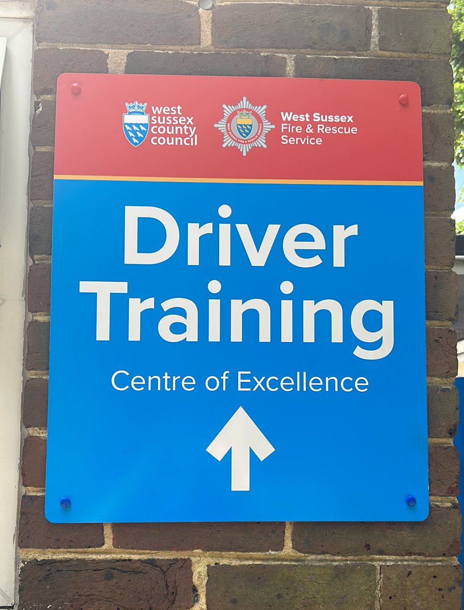 TheRealOllyL's tweet photo. Anyone got a spare booster seat I can borrow? 🚒👀🚨 https://t.co/kLifgEvX7m