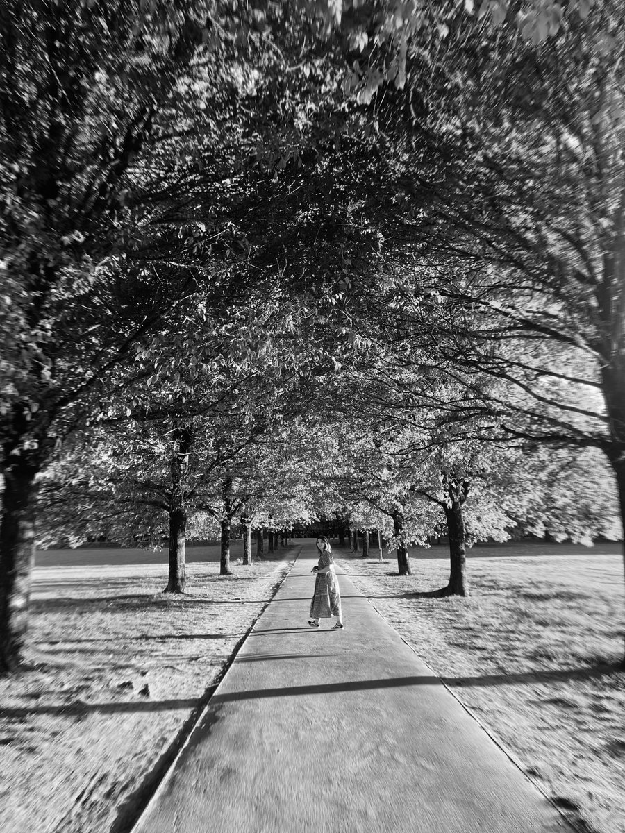 ellsouth's tweet image. My new single HEART is OUT NOW. 

Grateful to be sharing music again. I hope you find some joy in listening to it - I know I did making it. 

Heart is now available to steam everywhere.