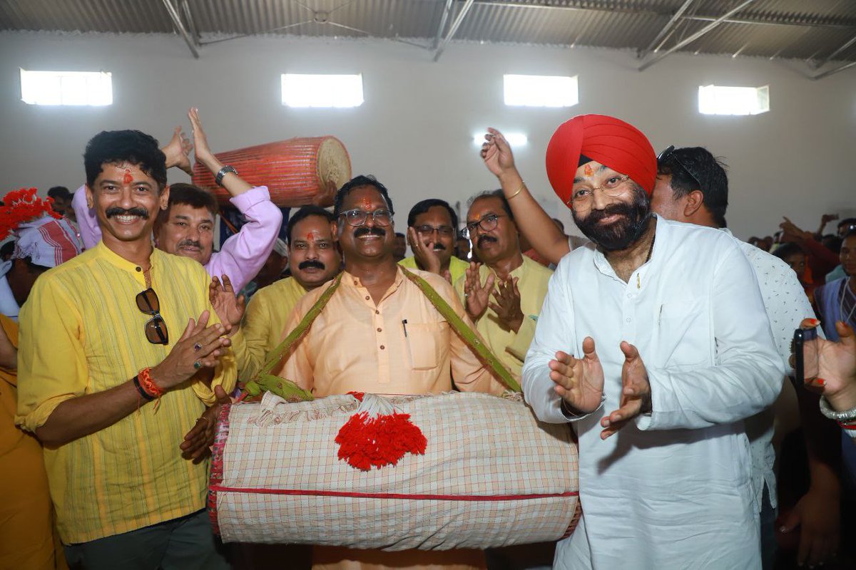 amarjeetcg's tweet photo. आज बतौली(बेलकोटा) में छत्तीसगढ़ राज्य वेयर हाउसिंग कॉर्पोरेशन के 20 हज़ार मीट्रिक टन क्षमता के गोदाम का लोकार्पण किया। इस अवसर पर बड़ी संख्या में क्षेत्र के किसान व जनप्रतिनिधि उपस्थित थे। https://t.co/b6vWgFuO7U