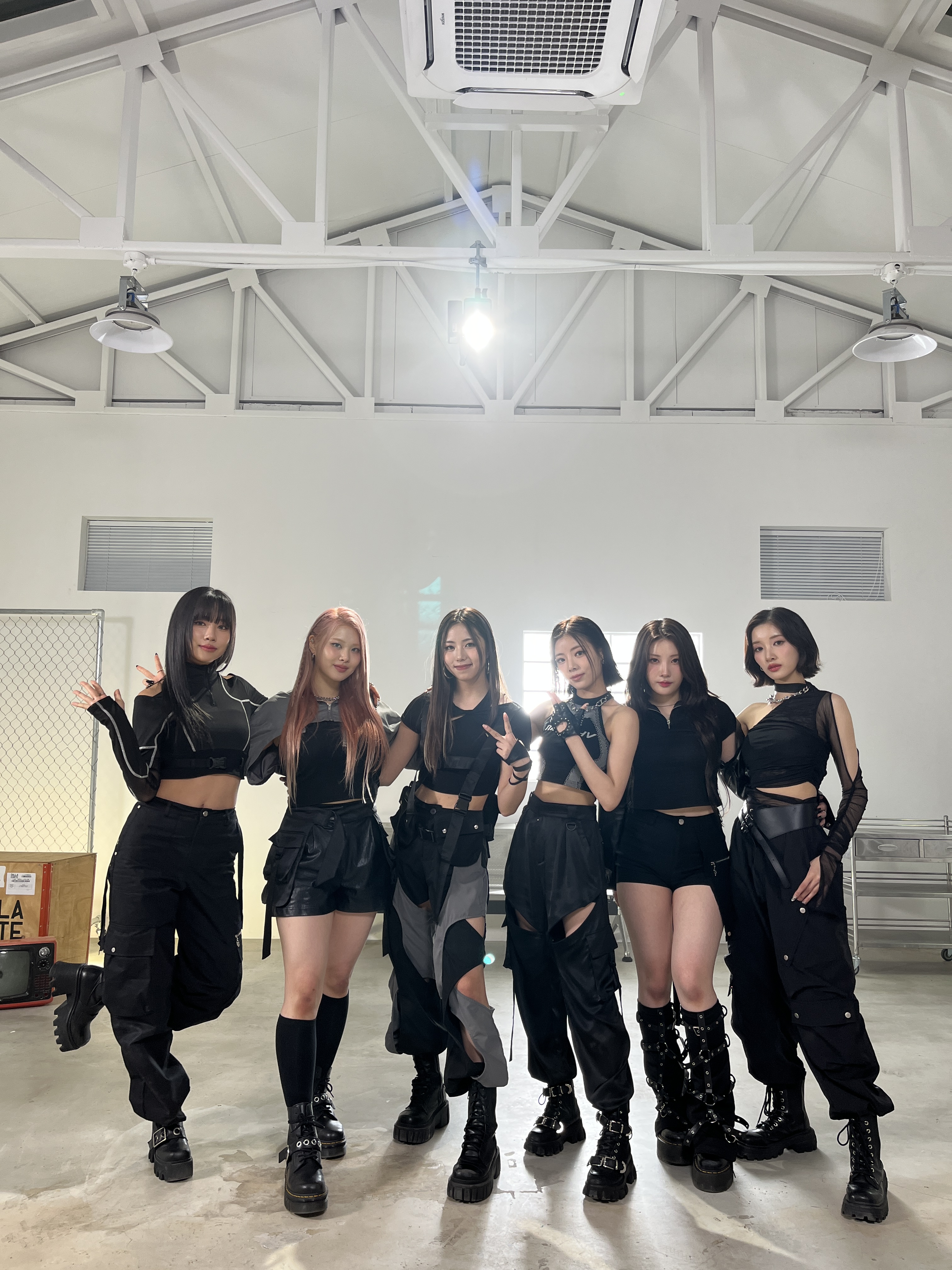 FzOdPePaQAAbSOg?format=jpg&name=4096x4096