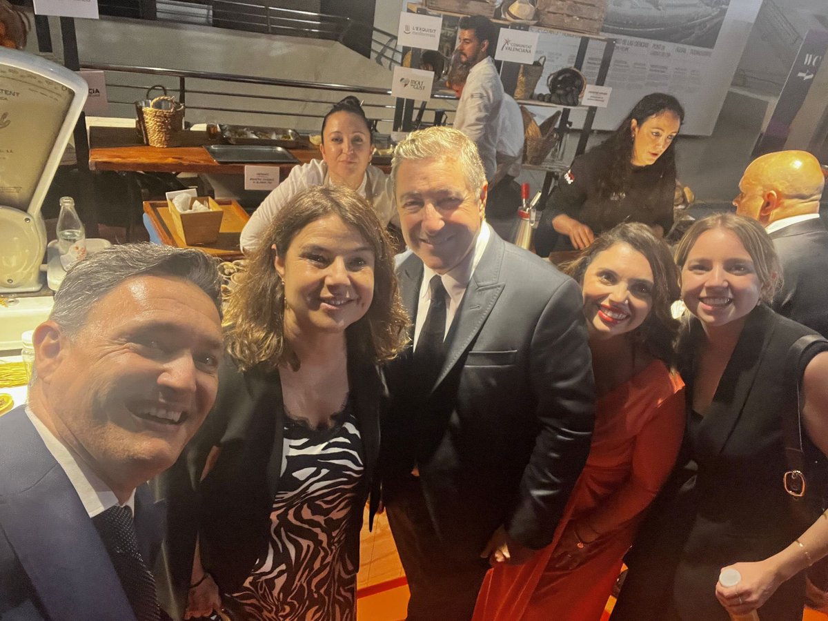 Roda_Alejandro's tweet photo. @feriagastronoma @TheWorlds50Best @GVAagroambient @generalitat @moltdegust_cv Gracias @Valenciaturismo @moltdegust_cv por permitirnos ayudar a dar visibilidad a nuestros productos y cocineros. 
#DeliciousValencia #Gastronoma24 #MoltdeGust 
@TheWorlds50Best https://t.co/LpUZDw8W6k