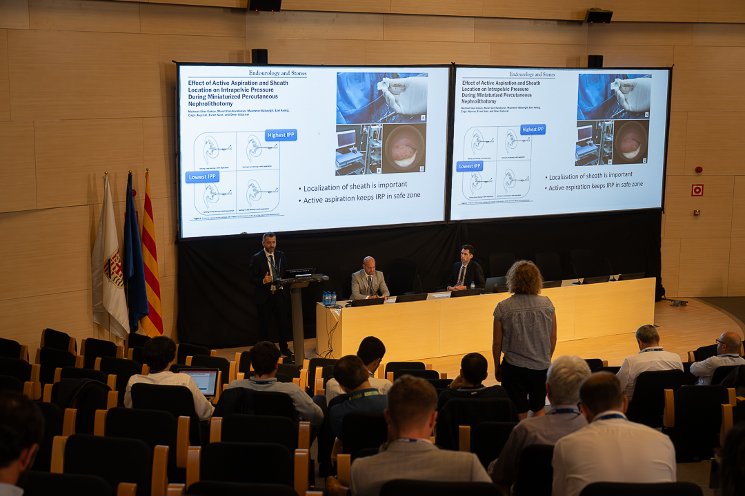 Hospital Clínic (@hospitalclinic) on Twitter photo <a href="/AntonioAlcarazA/">Antonio Alcaraz</a> <a href="/UniBarcelona/">Universitat de Barcelona</a> 🏥 El #CLÍNIC celebra el #Uroforum23; un encuentro que reúne a especialistas en #urología para realizar cirugías y debates en directo.
🧑⚕️ El programa, dirigido por <a href="/AntonioAlcarazA/">Antonio Alcaraz</a>, se puede seguir hasta mañana en el paraninfo de la facultad de medicina de la <a href="/UniBarcelona/">Universitat de Barcelona</a>. <a href="/AntonioAlcarazA/">Antonio Alcaraz</a> <a href="/UniBarcelona/">Universitat de Barcelona</a> 🏥 El #CLÍNIC celebra el #Uroforum23; un encuentro que reúne a especialistas en #urología para realizar cirugías y debates en directo.
🧑⚕️ El programa, dirigido por <a href="/AntonioAlcarazA/">Antonio Alcaraz</a>, se puede seguir hasta mañana en el paraninfo de la facultad de medicina de la <a href="/UniBarcelona/">Universitat de Barcelona</a>.