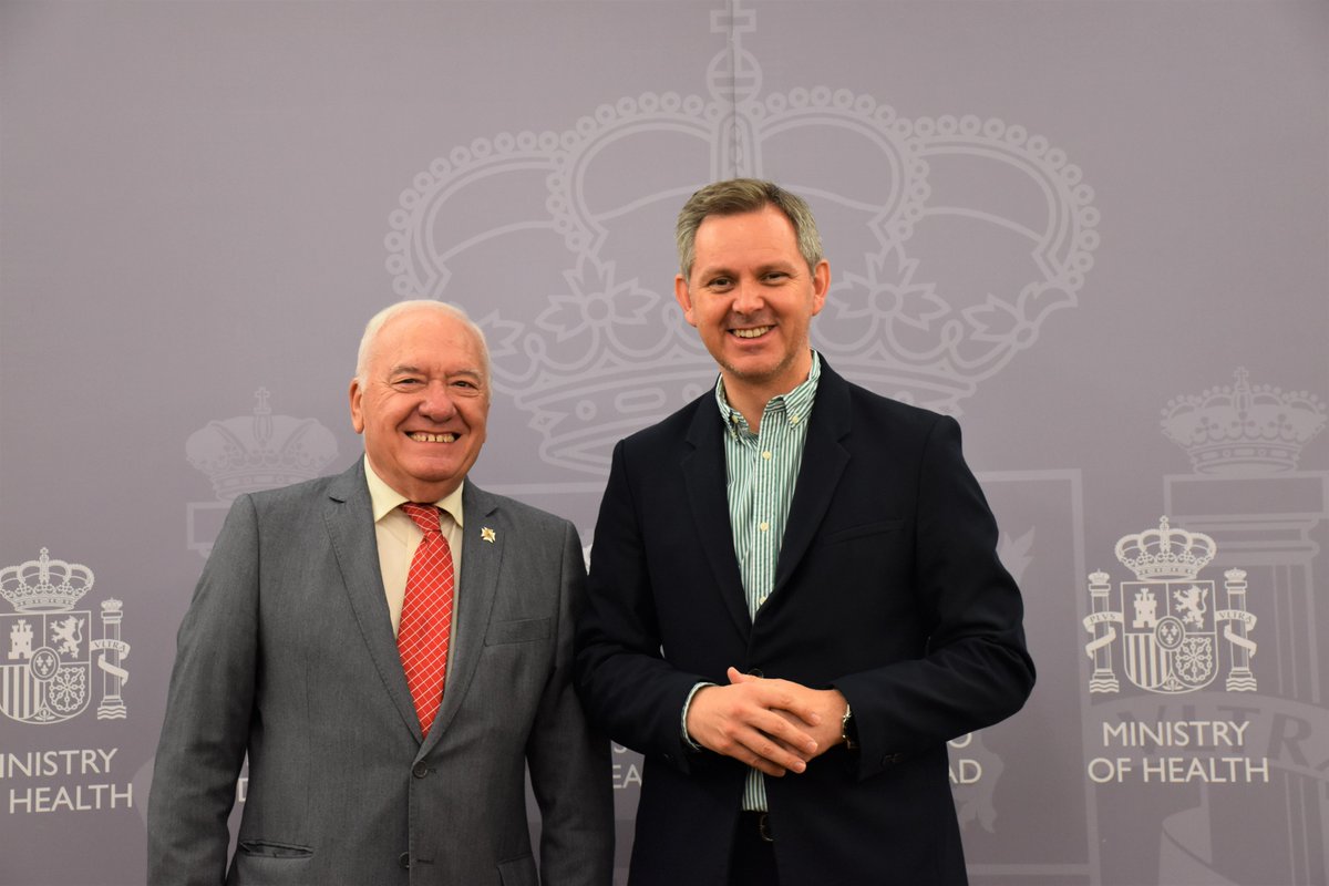 sanidadgob's tweet photo. 🔸Miñones ha agradecido al CGE su colaboración en avances como la Iniciativa Marco en Cuidados para el SNS #IMACU, así como la labor desempeñada por la profesión frente a la #COVID19 y, especialmente, en el éxito cosechado por la Campaña #VacunaCOVID19
#Enfermería https://t.co/67T3ZCMZwl
