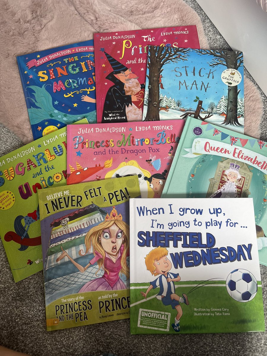 CrazyKellyMarie's tweet photo. Kids books for sale -£10 for the lot 💙 collection only S13 #books #sheffield #stuffforsale https://t.co/ZsNbNxxBKa