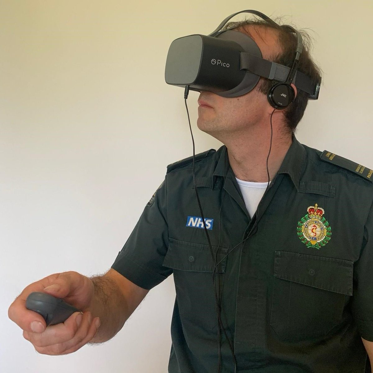 London Ambulance Service tweet media