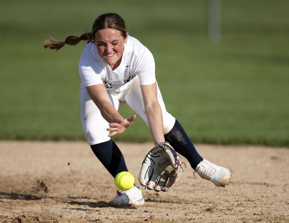 TelegraphHerald's tweet photo. Telegraph Herald Athlete of the Week: Simon dominating senior season

https://t.co/XxPJ6mwUta https://t.co/ODwklemZnj