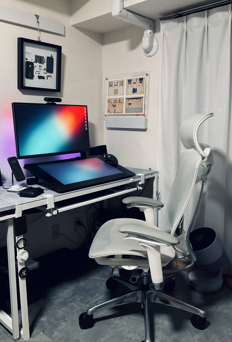 作業環境ちょっとすっきりさせた。 https://t.co/4feWk8ls6G