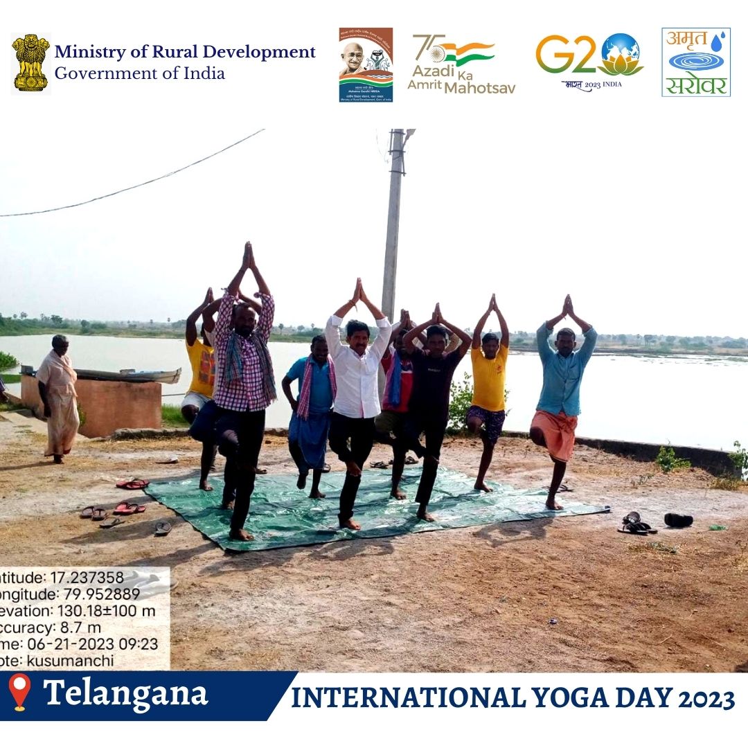 Observation of International Yoga Day at Amrit Sarovar sites in various districts of Telangana
@MoRD_GoI
@girirajsinghbjp
@SadhviNiranjan
@fskulaste
@amitkataria_IAS
@apsinghmha
#missionamritsarovar #InternationalYogaDay2023 #Yoga #YogaforVasudhaivaKutumbakam #HarAnganYog