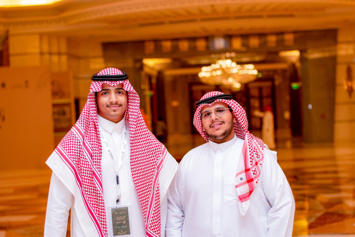 زيارتي انا واخواني من  كلية الاتصال والاعلام بجامعة الملك عبدالعزيز <a href="/FCM_KAU/">كلية الاتصال والإعـلام</a>  لمعرض واحة الإعلام بفندق الريتز كارلتون 
زيارة ممتعة 🩶
#واحة_الإعلام 
#ضيوف_الرحمن