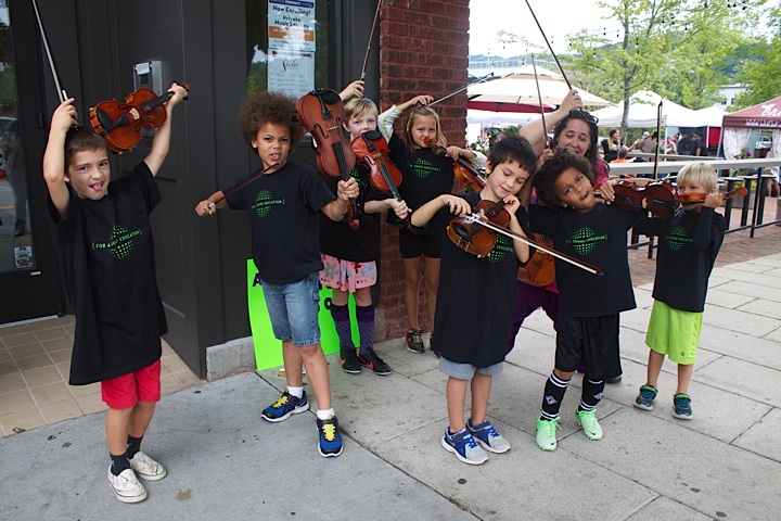 Fiddles at Farm Burger this Sunday June 25! Give Back Night feat. AMS Fiddle Squad. 6pm - mailchi.mp/ashevillemusic…