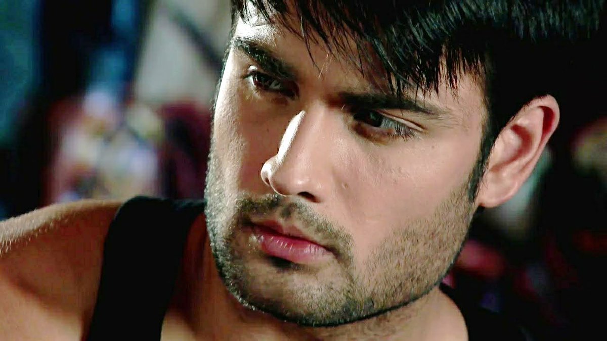 Bu foto cok guzel  isik  ve golge 
MashAllah  Vivian  Dsena 🤲❤️