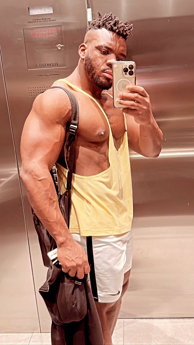 abfirst_son tweet media