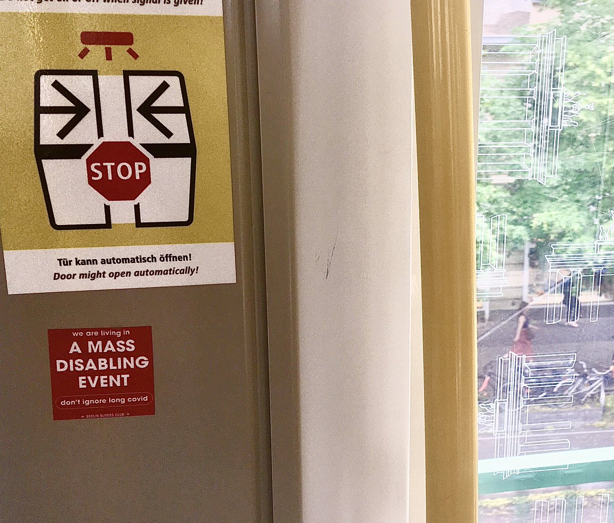 I have secret agents going places where I can’t go to disseminate awareness.

Sticker by @BerlinBuyers spotted today in the U2.

#LetsStickTogether
#LongCovidAwareness