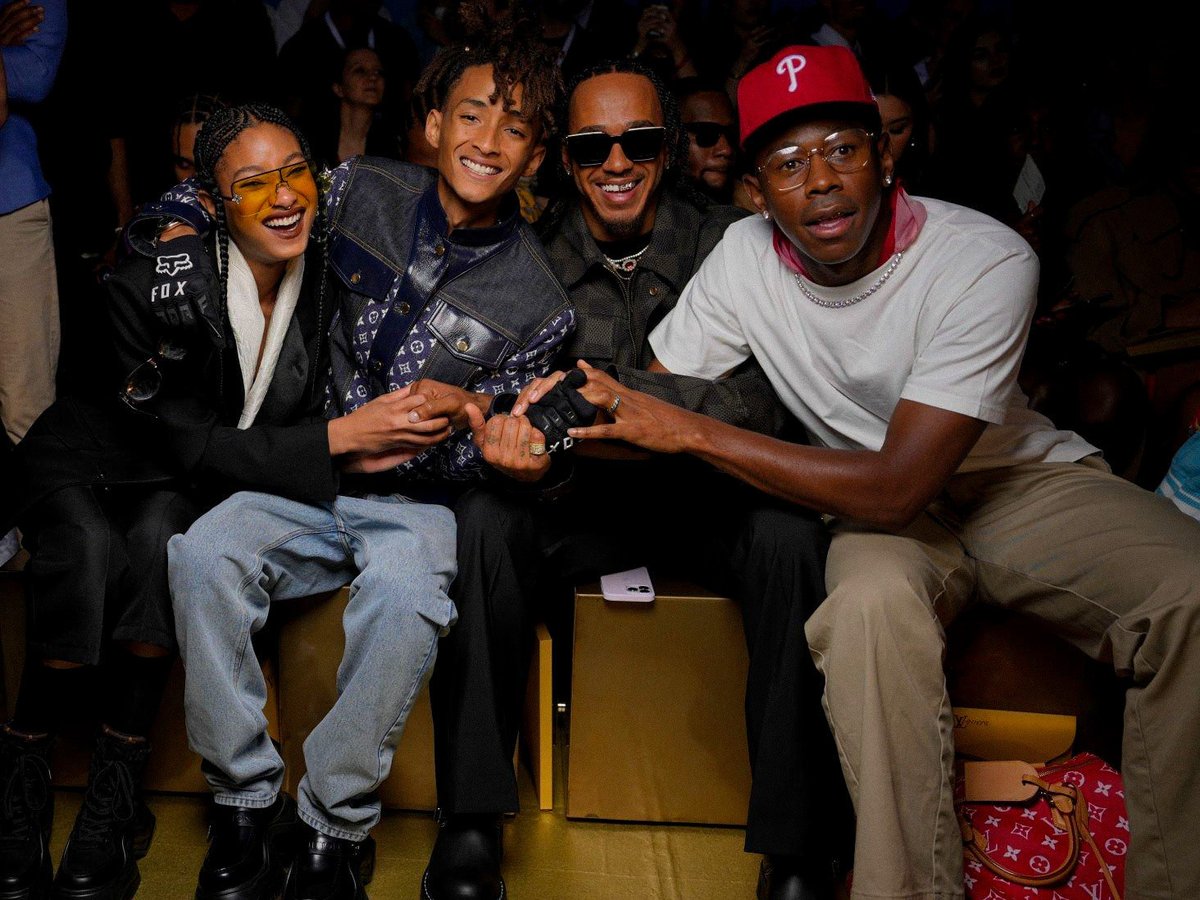 freebasquiat's tweet photo. jaden smith e tyler the creator infernizando lewis hamilton por 1 hora sem parar a thread https://t.co/eoW8vAqMnF