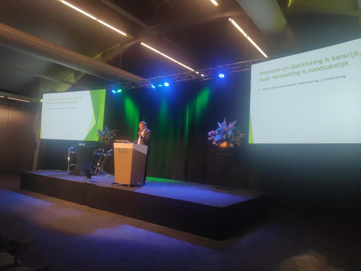 Innovatie in de veehouderij stokt door regelgeving. Aandacht is er genoeg voor techniek, maar het lukt pas als ook financiële, juridische en maatschappelijke aspecten kloppen. #bijeenkomst Mest, stallen, innovaties #1931