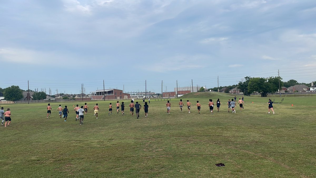 CHighFB's tweet photo. Head down. Keep pushing. Just work.
Let’s see what happens! #HWPO #LetsRide #RangerPride #ChasingElite #GutCheckThursday https://t.co/1wsvw9heN2