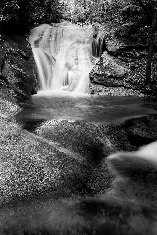 Stone Mountain State Park Widows Creek is here:

fineartamerica.com/featured/1-riv… 

#stonemountainstatepark #stonemountain #northcarolina #waterfall #widowscreek #blackandwhitephotography #northcarolinawaterfall #widowsfalls #elegantfinephotography #normabrandsberg