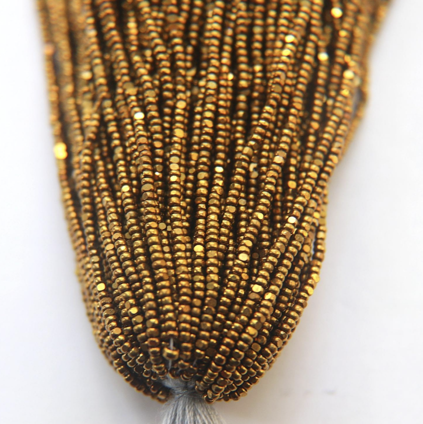 Have you seen this rich DARK GOLD colour at Sundaylace Creations yet? 11/0 Charlotte Cut Seed Bead- Metallic Dorado Dark Gold 

my.mtr.cool/bwisibrtrq

#beadstore #beading #beadedearrings #beadsupplystore #beadingsupplies #beads #beadworkers #seedbeads #indigenousownedbusiness