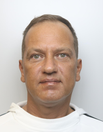 WANTED | Police are appealing for information to trace Stephen Davey who is wanted on recall to prison.

The 53-year-old is of no fixed address but has links to Cheshire, Merseyside and Doncaster.

Can you help? Visit - orlo.uk/bdTY8

Read more - orlo.uk/AEtMd