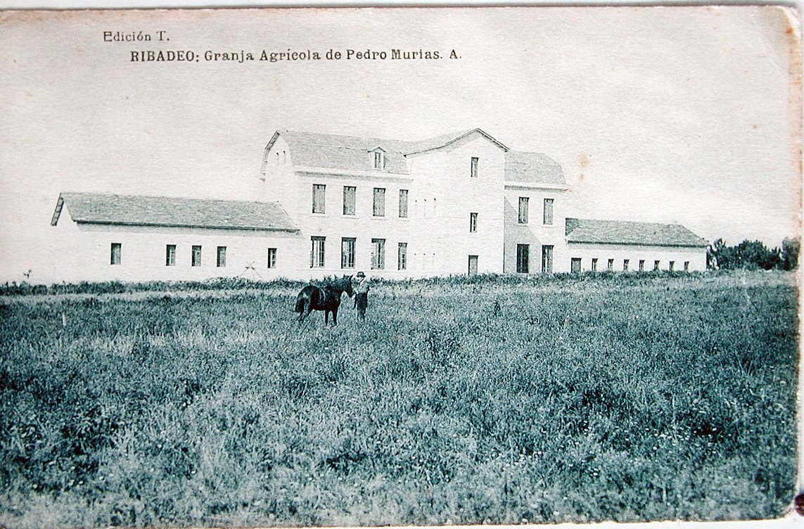 consellocultura's tweet photo. A título individual, algúns indianos doaron parte do seu capital para fomentar a educación dos nenos e nenas dos seus concellos. O devesán Pedro Murias construíu un centro educativo pioneiro na súa terra co fin de achegar o adianto agrícola a toda a comunidade de orixe. #HIEV https://t.co/j8BFypA9iK