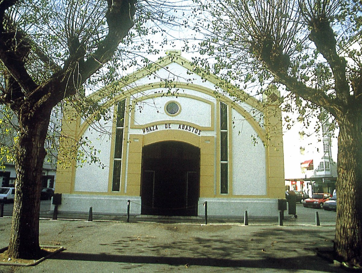 consellocultura's tweet photo. A construción de estradas, de cemiterios ou de mercados foron outras das obras impulsadas polos indianos. Na imaxe amósase a praza de abastos de Ribadeo, promovido por Ramón González Fernández, quen axudou tamén ao mantemento do Ateneo e da biblioteca municipal de Ribadeo. #HIEV https://t.co/wUT9Dc3d6L