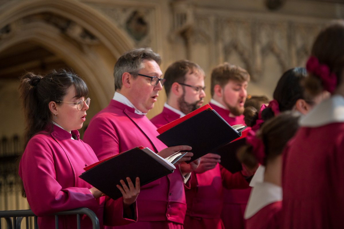 Norwich Cathedral tweet media