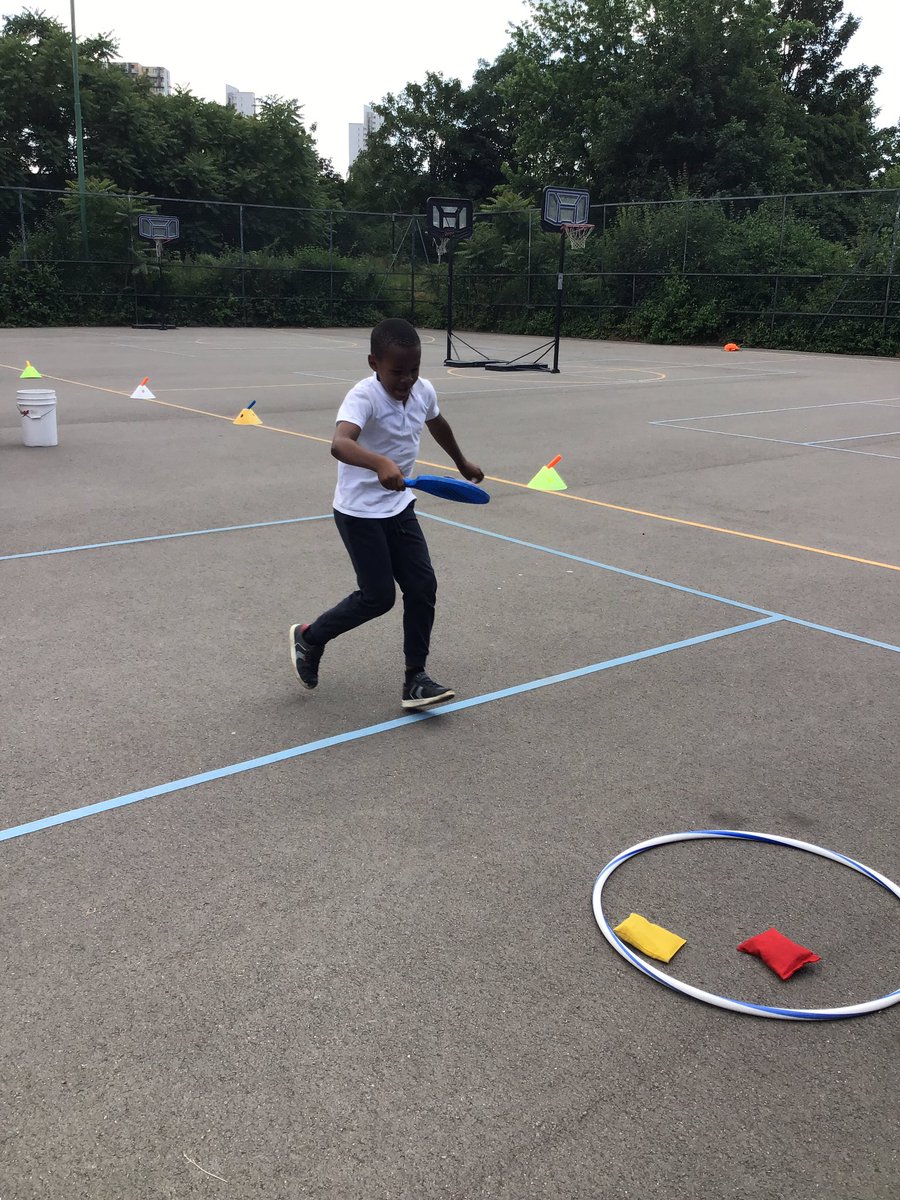 Discovery_Y2's tweet photo. Our year 2 sports team had a great afternoon at their multi sports competition. They enjoyed balancing a bean bag on a bag and travelling to a hoop 🏏 https://t.co/0yruwDkUso