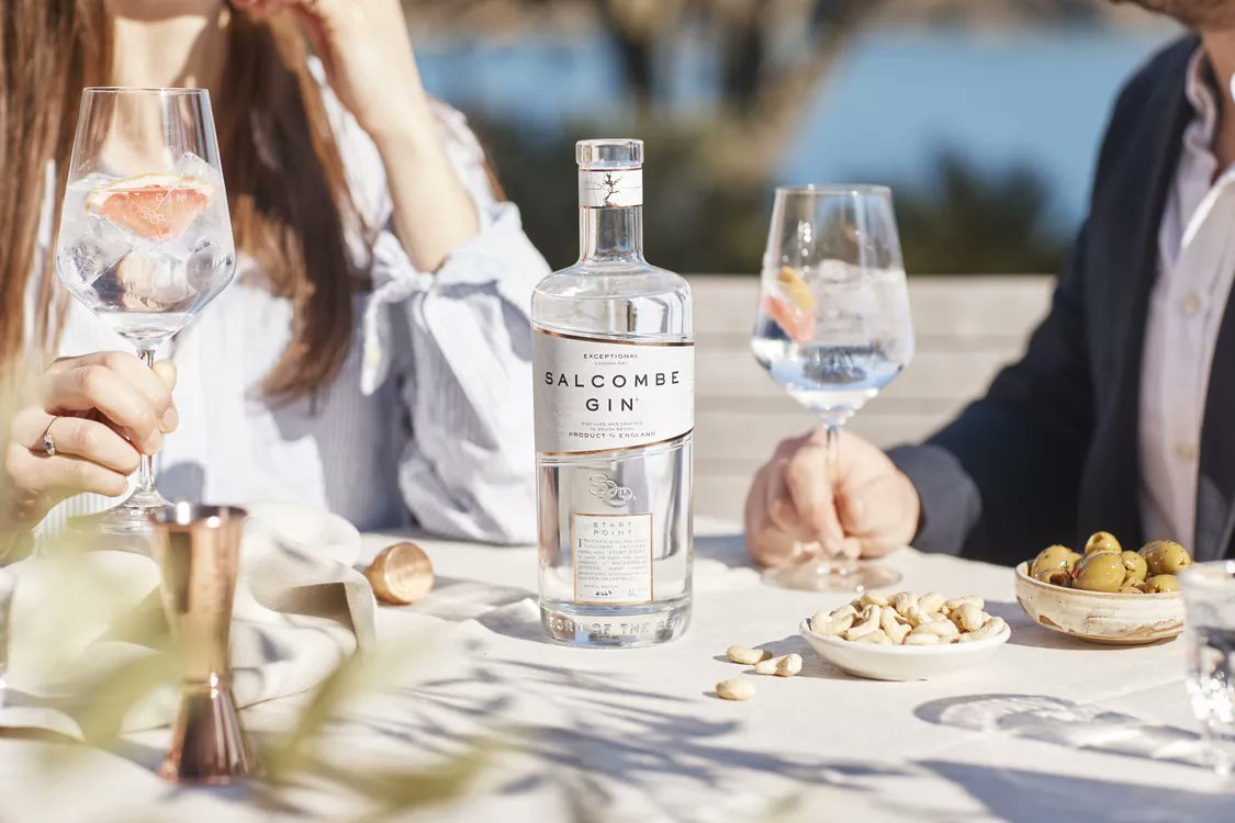 Did you know that we stock a fantastic selection of Gin from across Devon &amp; the South West!

With a variety of flavours &amp; different sized bottles there is something for everyone, plus it makes a great addition to any hamper.

devonhampers.com/gin/

#gin #ginbar #cornishgin