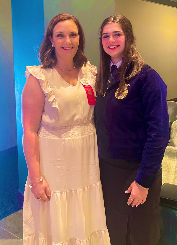 boonville_ffa's tweet photo. Could use good thoughts, prayers, and vibes as we wait to see if Rosalind wins the Indiana State prepared public speaking event. We are so proud of her for making the top 4 in the state already….stay tuned! #inffa #ldes #rootedINFFA https://t.co/KStlcjuTCR