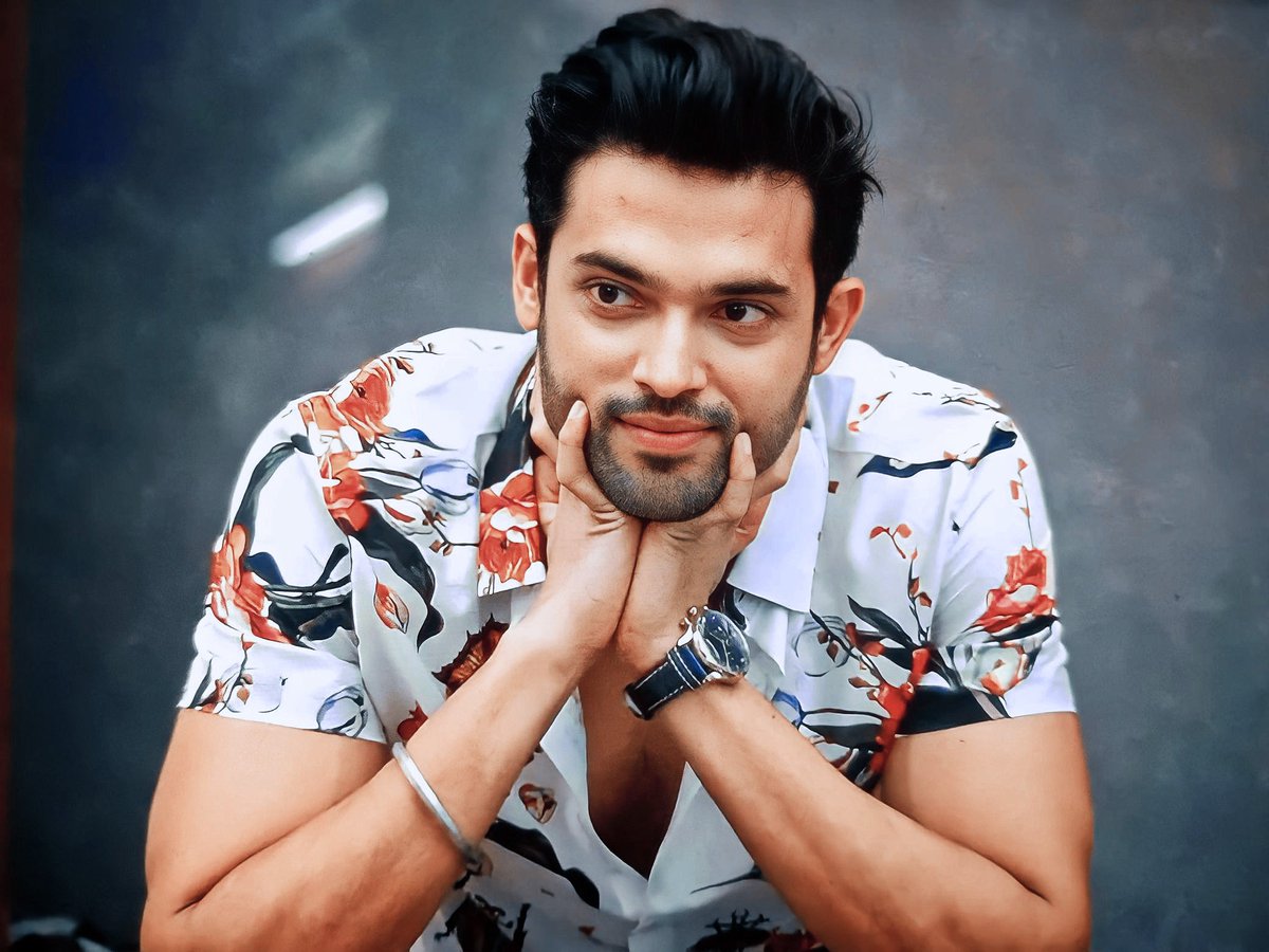 They poked him,he smiled
They abused him,he let it go
They made fun of his weakness,he only learnt new things
They abandoned him,he took a deep breath n performed all task gracefully

Dil Jeet Liya Parth Samthaan

SOCIAL CURRENCY FT PARTH
#ParthSamthaan
#SocialCurrencyOnNetflix