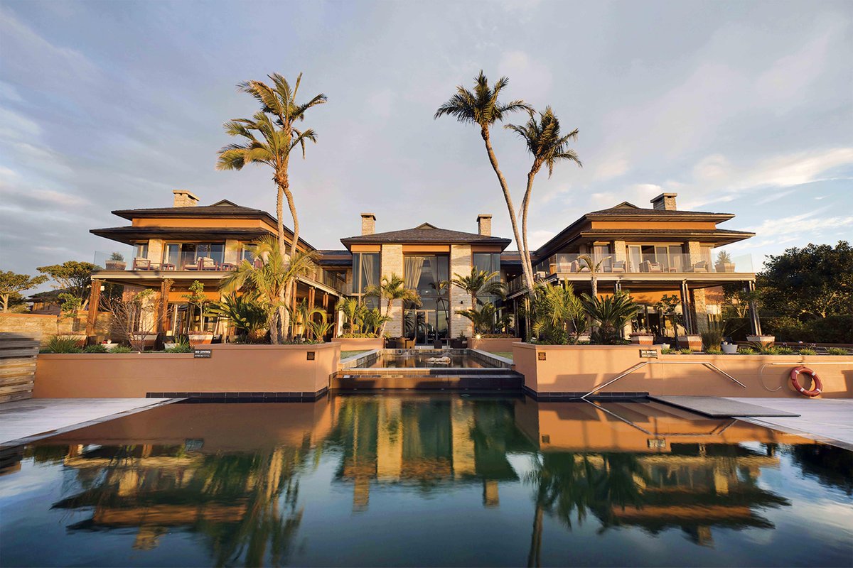 Thompsons Holidays tweet media