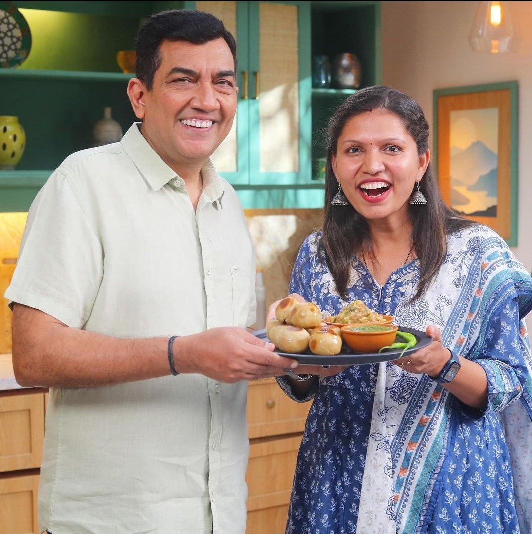 I've been cooking breakfast , lunch and dinner since past 2 weeks and I can't tell how thankful I'm to this lady!! <a href="/kabitaskitchen/">kabita's kitchen</a> 👩🏻‍🍳
She's such a gem chef and savior for newbies in kitchen!! 🤌❤🥹