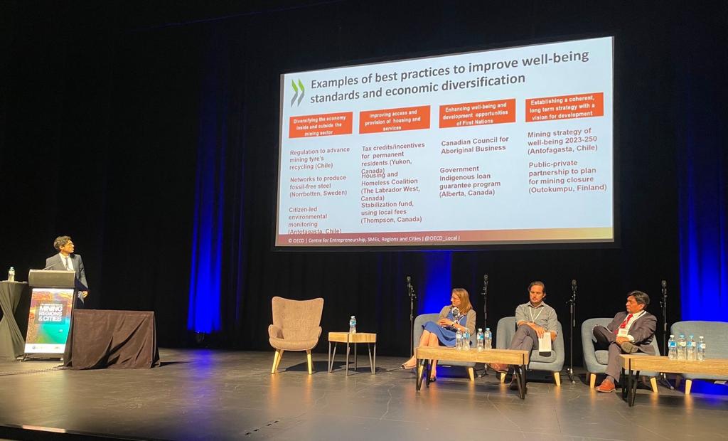 GOREAntofagasta's tweet photo. 🛑Comitiva regional participó en actividades de la "4ta reunión de Regiones y Ciudades Mineras OECD"en Australia. 👌👍
"Es una gran iniciativa global donde Antofagasta toma un papel muy relevante". Gobernador Regional, Ricardo Díaz Cortés.
#RegionAntofagasta #Goreproyecta https://t.co/jWIOrjfGRK