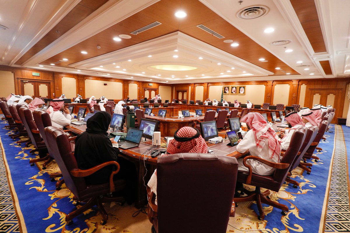 taibahu's tweet photo. برئاسة معالي رئيس #جامعة_طيبة د.عبدالعزيز السراني 

وافق مجلس الجامعة المنعقد اليوم الخميس 4 ذو الحجة 1444هـ على تطبيق نظام الفصلين الدراسيين اعتبارا من العام الدراسي القادم 1445هـ https://t.co/YbF1QlDjbt