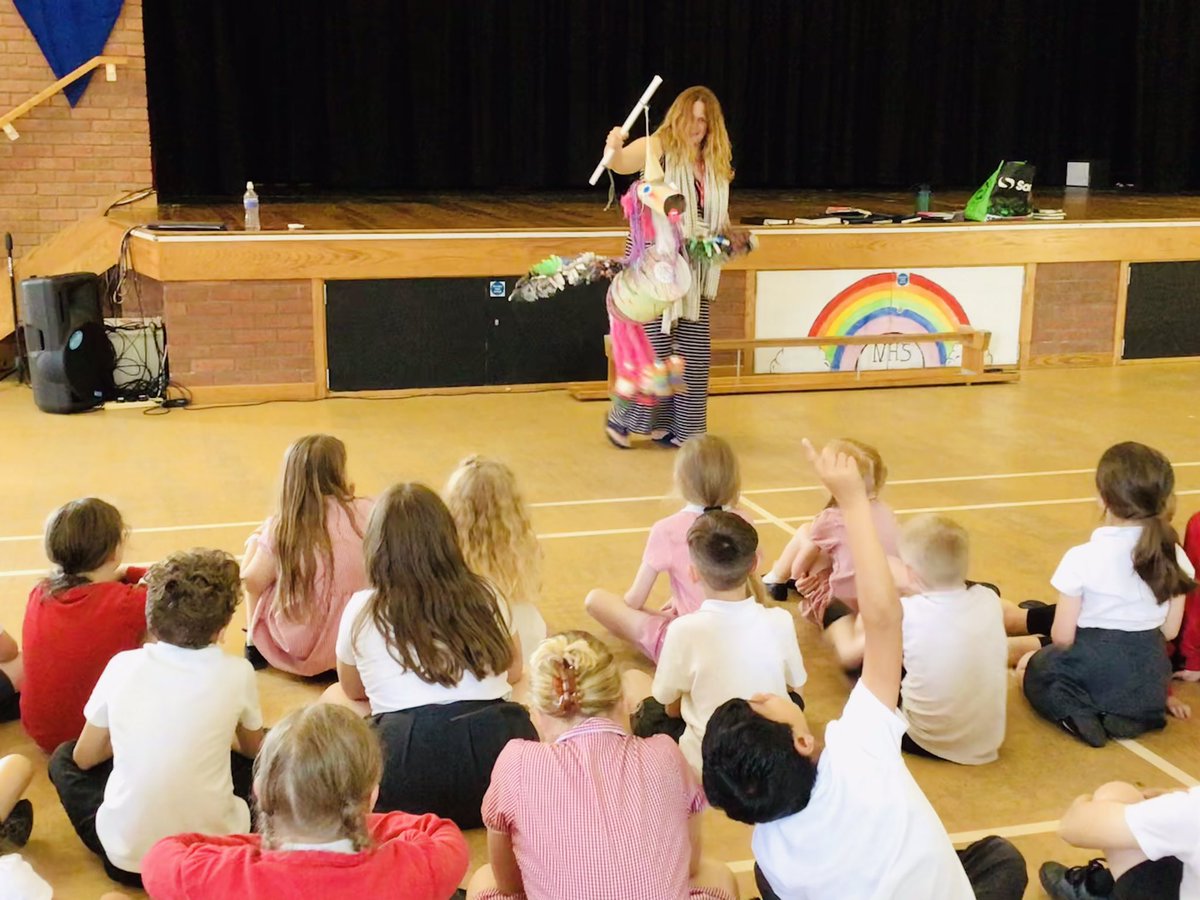 ASPIRATIONS WEEK: We have been very lucky to hear from several ladies all about their interesting jobs and career paths. Sarah is the owner of The Art Studio in Ross #heregirlscan #findyourpassion #aspirationsweek <a href="/ArtStudioRoss/">Children’s Art Studio (Herefordshire)</a>