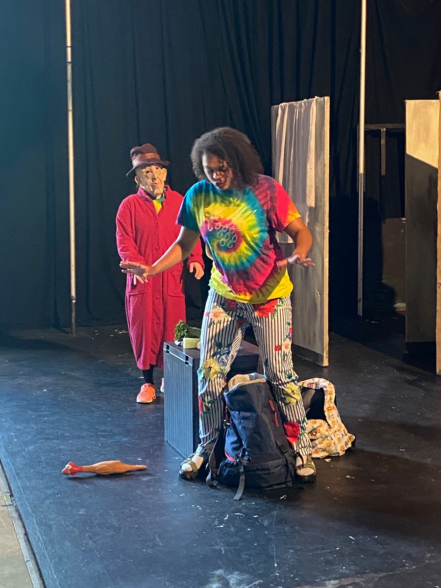 Yesterday, Year 6, 7 and 8 enjoyed a very entertaining French play called ´La Maison Hantée’ by #Onatti