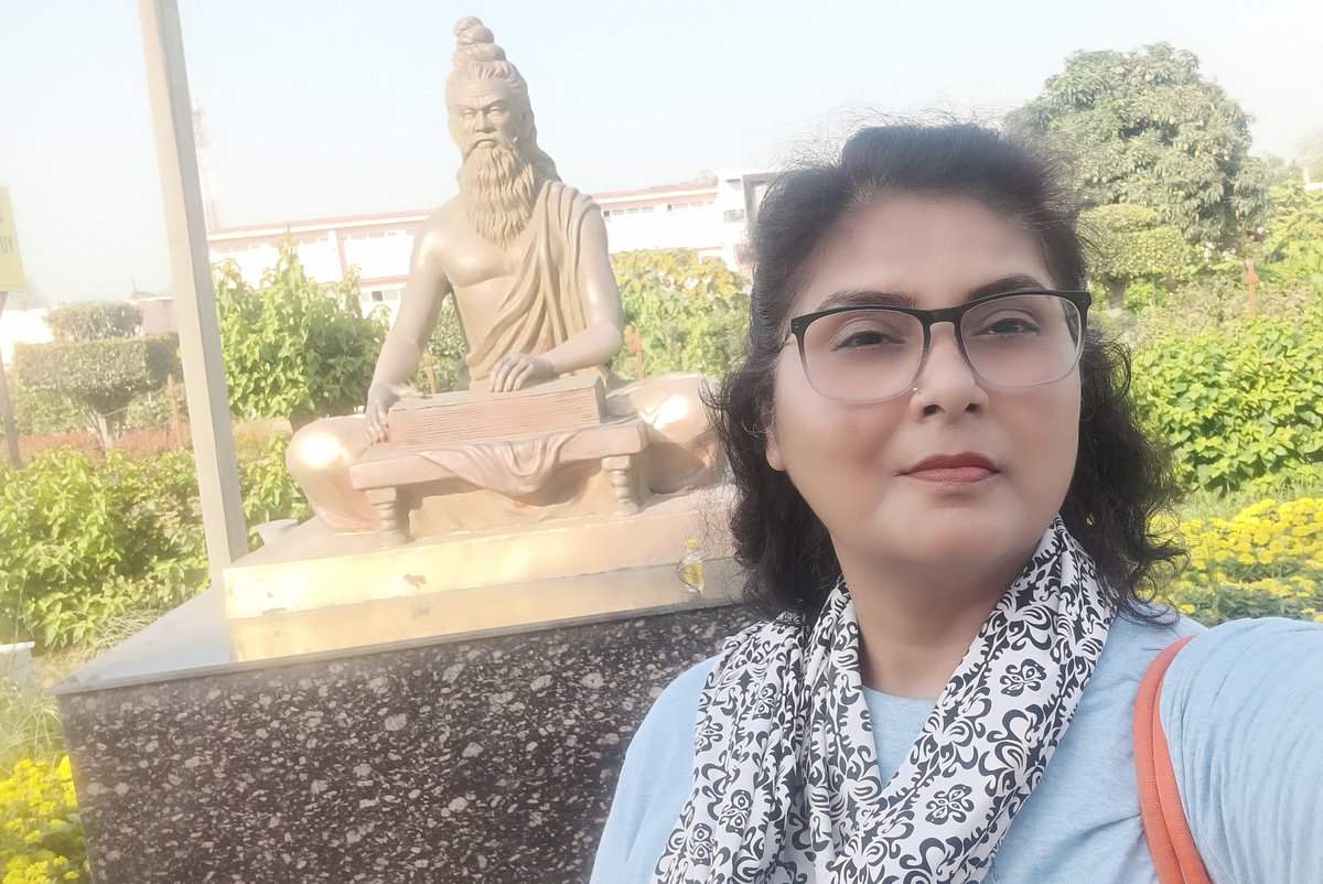 LataPoet's tweet photo. पतंजलि योग ग्राम, हरिद्वार
महर्षि पतंजलि की प्रतिमा के समक्ष परोक्ष रूप से उनकी उपस्थिति का एहसास https://t.co/hnvafGFKxy