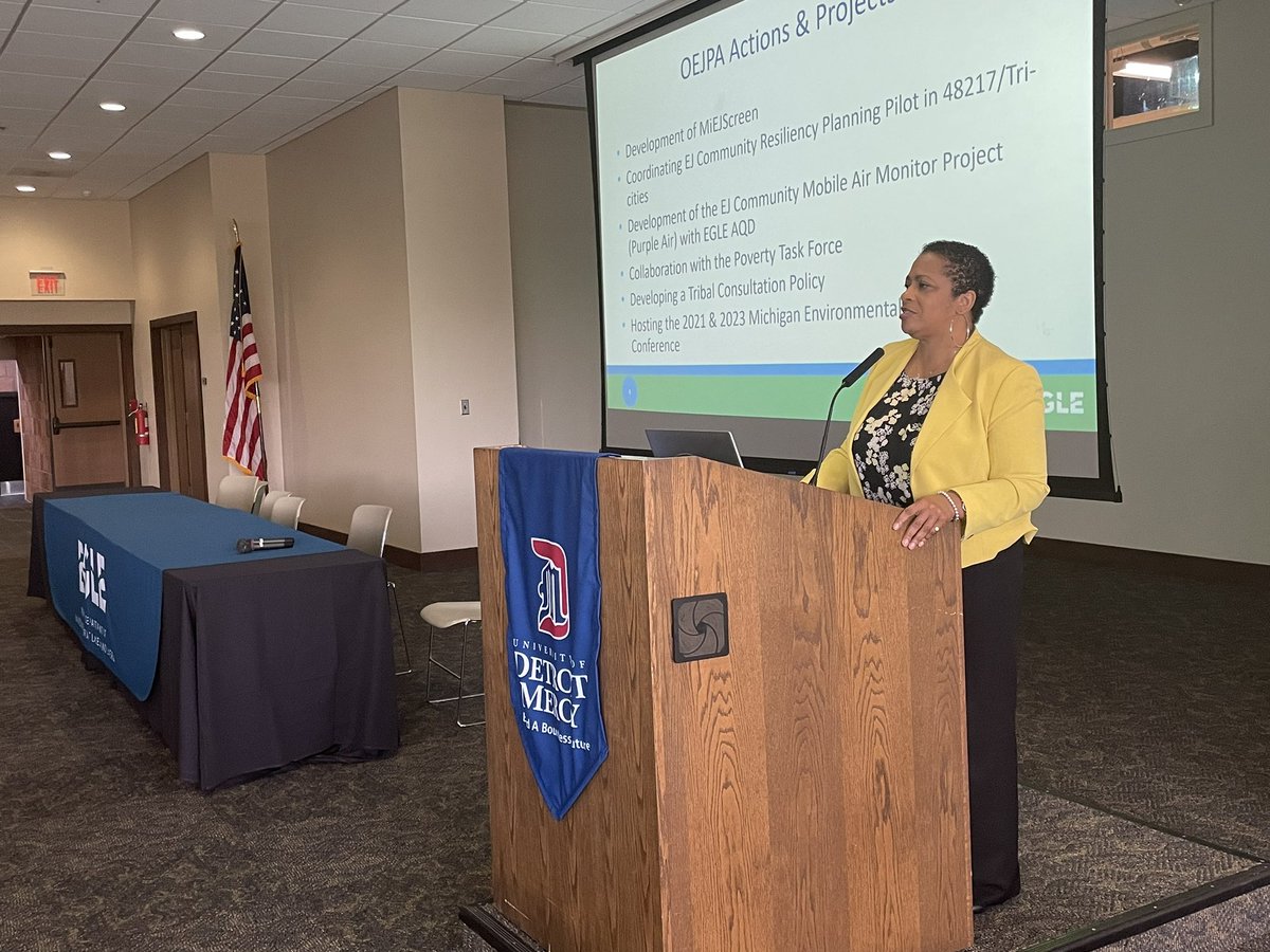 MichiganEGLE's tweet photo. .@MichiganEGLE’s @reginarstrong kicks off #MiEJConf Day 2. We are sharing @detmercy campus with incoming student orientation today. Fitting, as the Class of ‘27 will inherit the equity and justice landscape we leave them. https://t.co/OrUrqGTewg