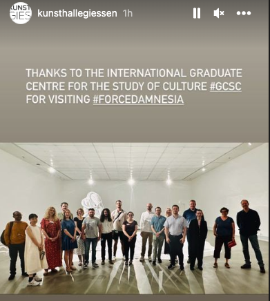 GCSC_JLU's tweet photo. #ESSCS2023 #BouncingForward💧 #ArtistTalk w/ #MaryAudreyRamirez #KunsthalleGiessen #ForcedAmnesia #Exhibition #ContemporaryArt #Futurity 
https://t.co/eYpayls6zd https://t.co/QSIJC97AG3