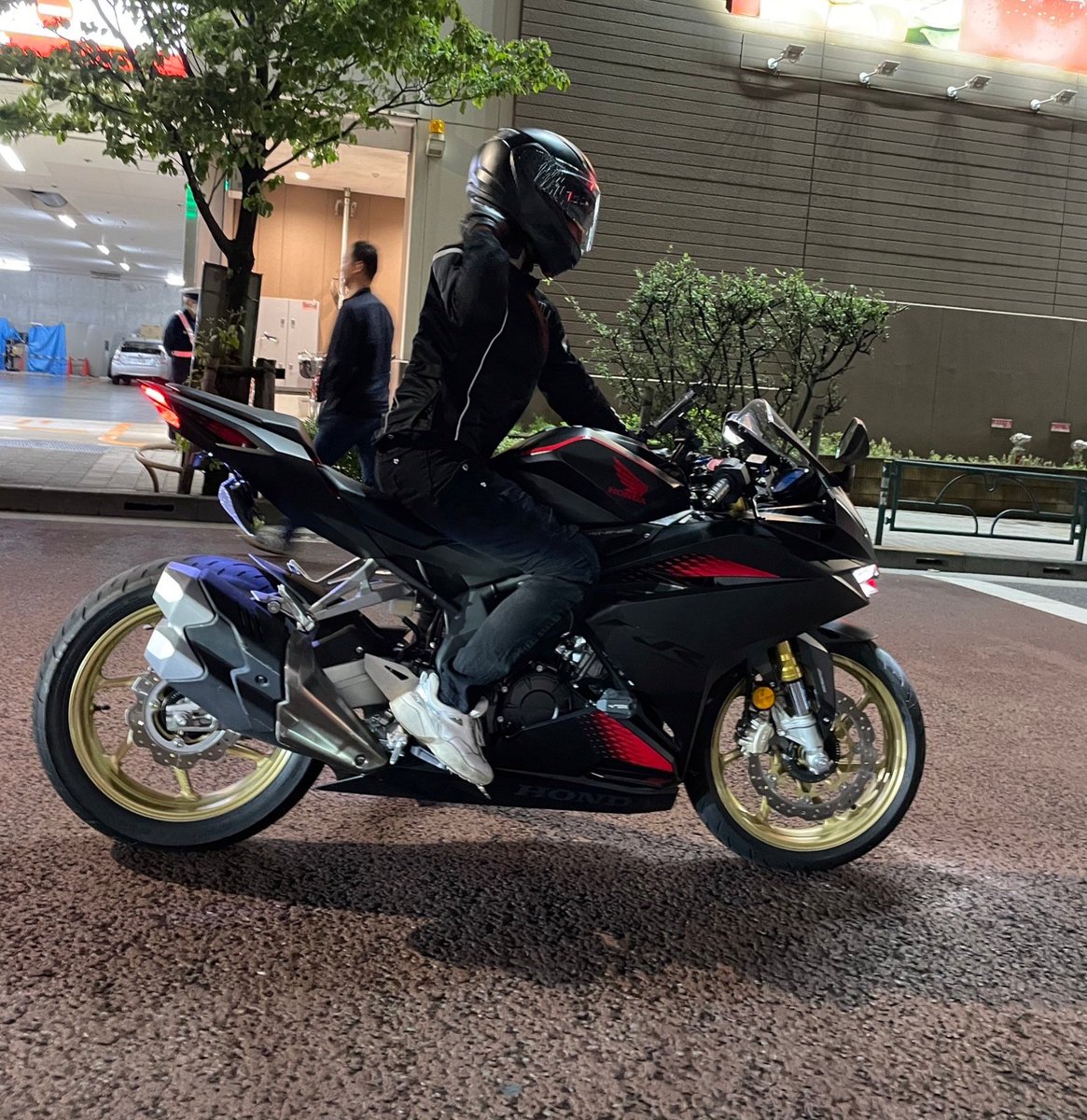 じゅり tweet media