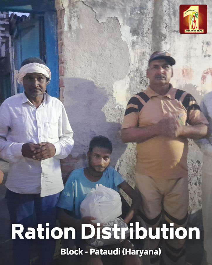 Through tireless dedication, #DeraSachaSauda volunteers are ensuring no one goes hungry. Ration kits have been distributed to those in need, truly a testament to their spirit of service. #FoodBank #RationKits #ZeroHunger